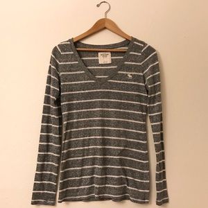 Abercrombie & Fitch Stripe V-Neck Heather Gray Top